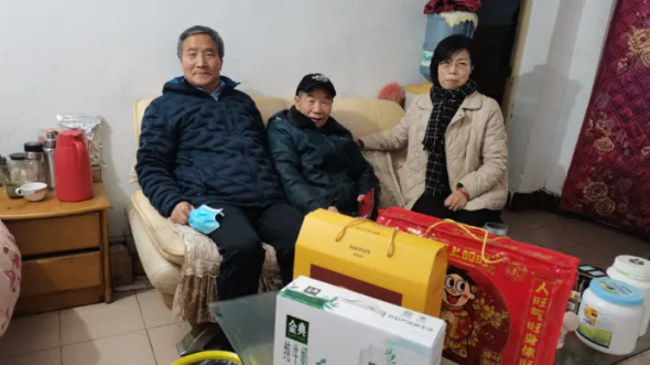 春節(jié)慰問(wèn)關(guān)愛(ài)勞模